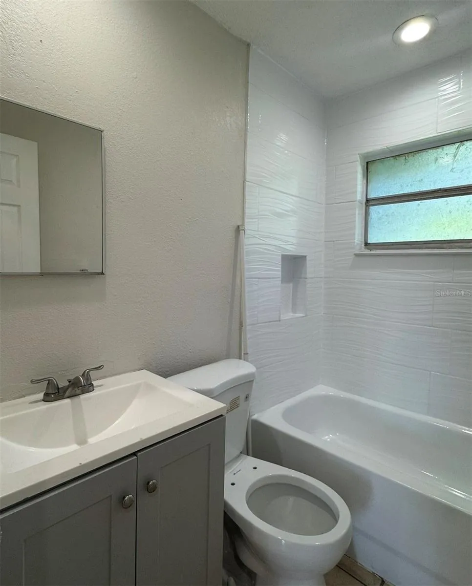 10022 LANTANA AVENUE #A Tampa, FL 33612