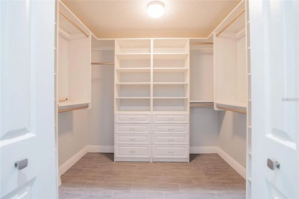 4810 WATER LARK WAY Valrico, FL 33596