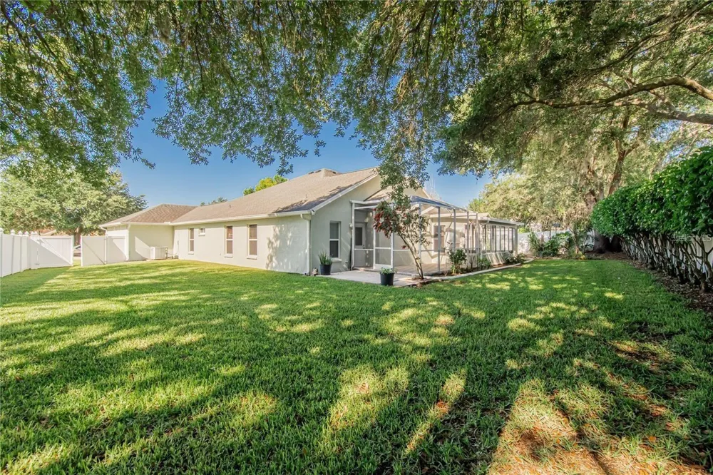 4810 WATER LARK WAY Valrico, FL 33596