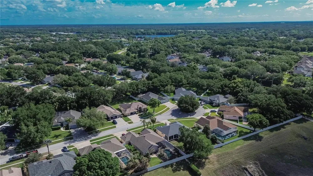 4810 WATER LARK WAY Valrico, FL 33596