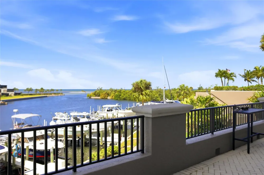 3313 SUNSET KEY CIRCLE #105 Punta Gorda, FL 33955