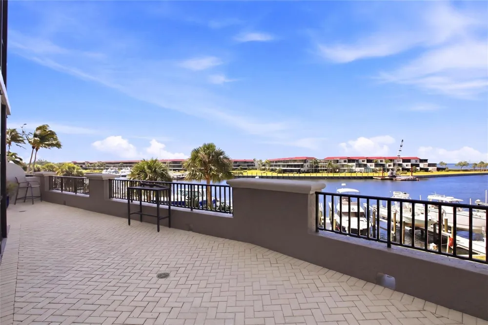 3313 SUNSET KEY CIRCLE #105 Punta Gorda, FL 33955