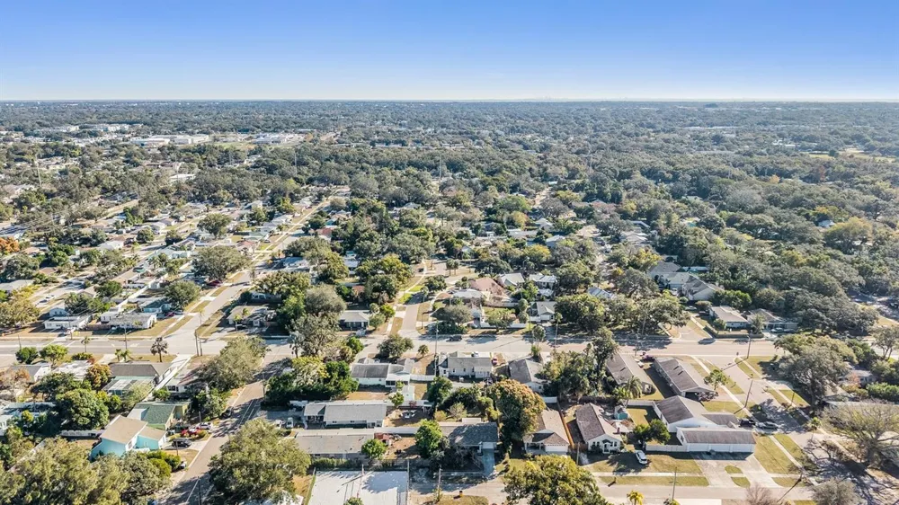 2025 PLAZA DOLORES Clearwater, FL 33755