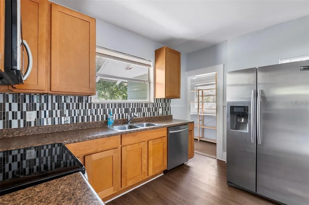811 W AMELIA AVENUE Tampa, FL 33602