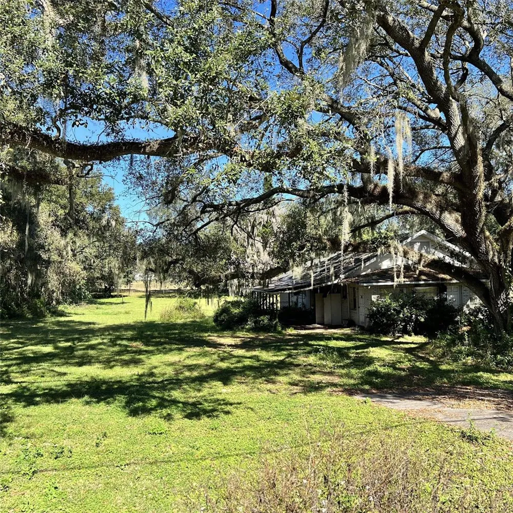 4504 E COUNTY ROAD 540A Lakeland, FL 33813