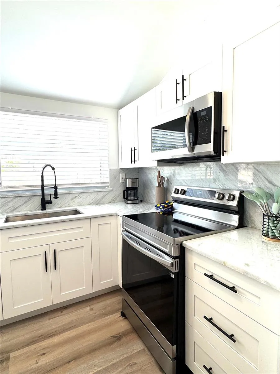 6980 POINSETTA Longboat Key, FL 34228