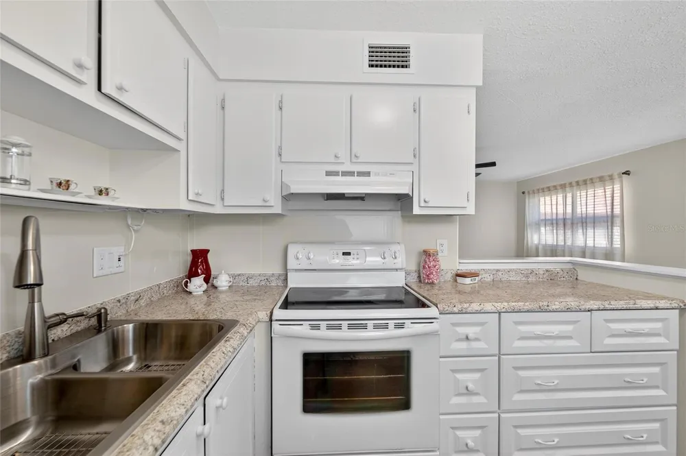 1802 BEDFORD LANE #12 Sun City Center, FL 33573