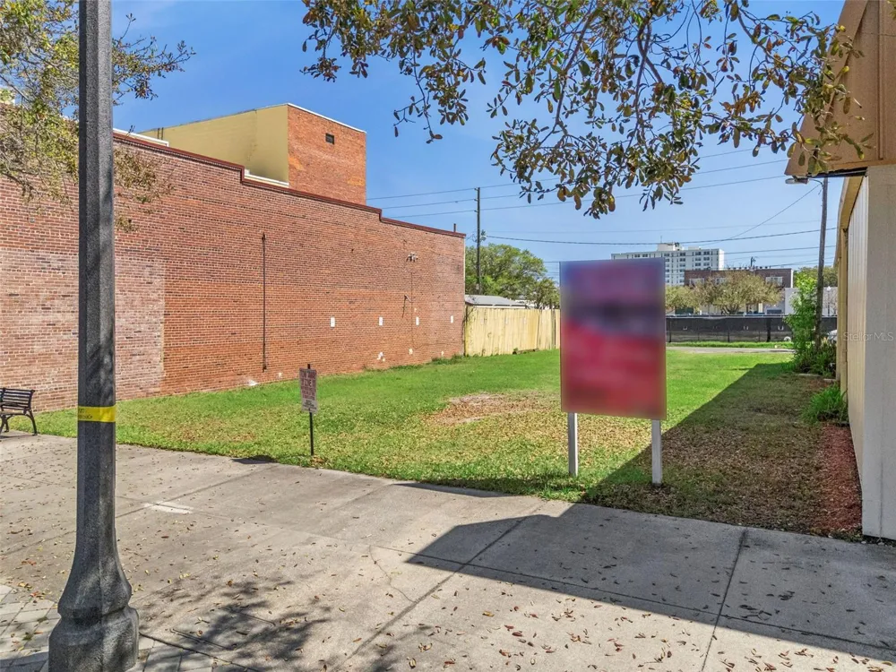 215 MAGNOLIA AVENUE Sanford, FL 32771