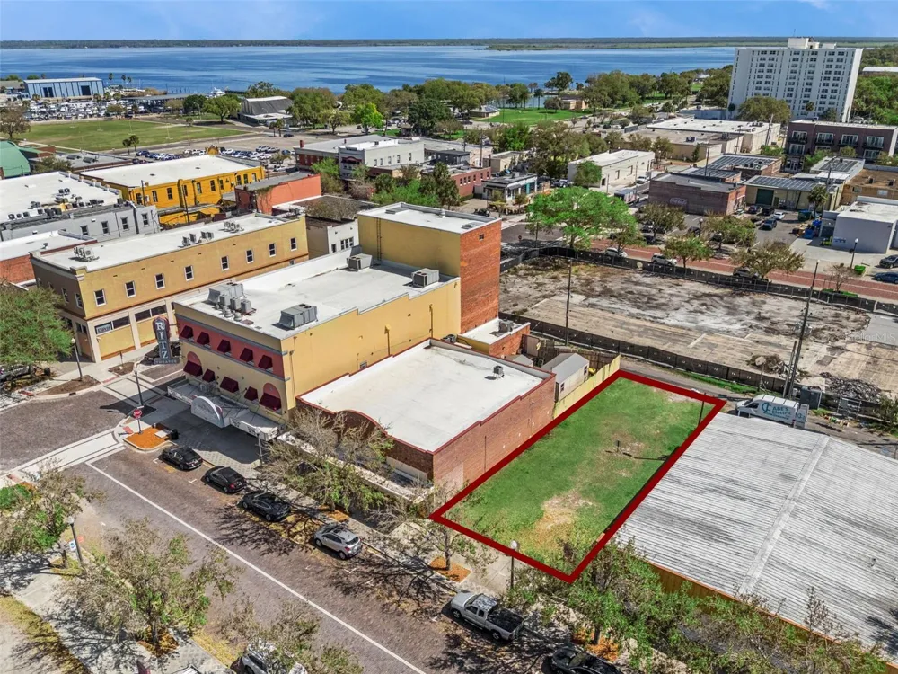 215 MAGNOLIA AVENUE Sanford, FL 32771