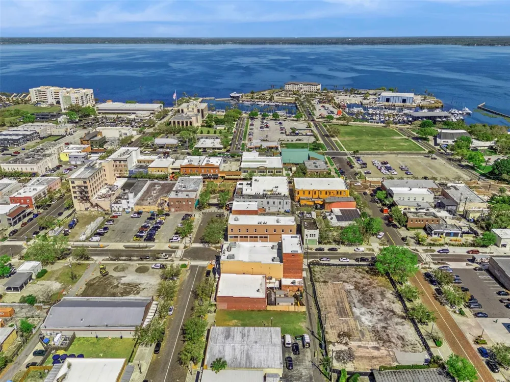 215 MAGNOLIA AVENUE Sanford, FL 32771