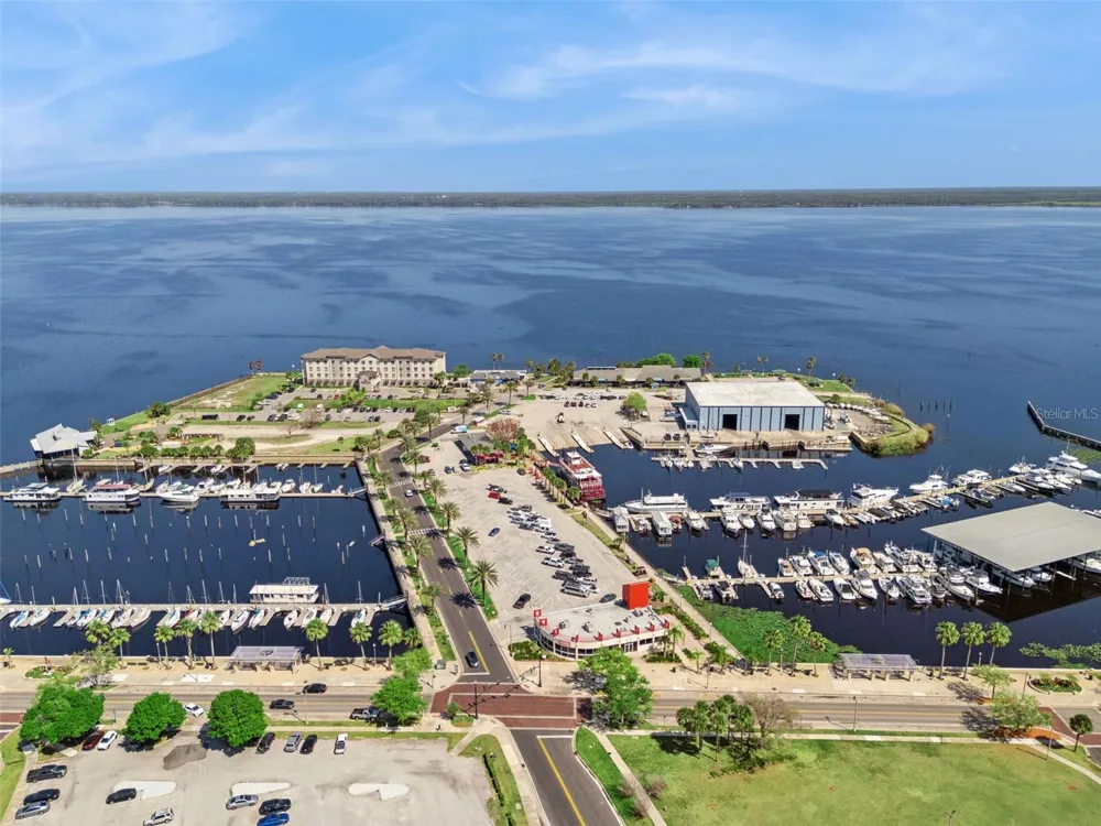 215 MAGNOLIA AVENUE Sanford, FL 32771