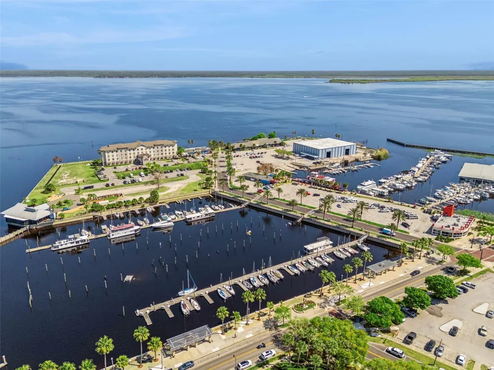 215 MAGNOLIA AVENUE Sanford, FL 32771