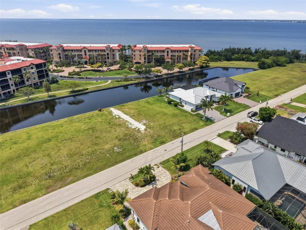 81 COLONY POINT DRIVE Punta Gorda, FL 33950