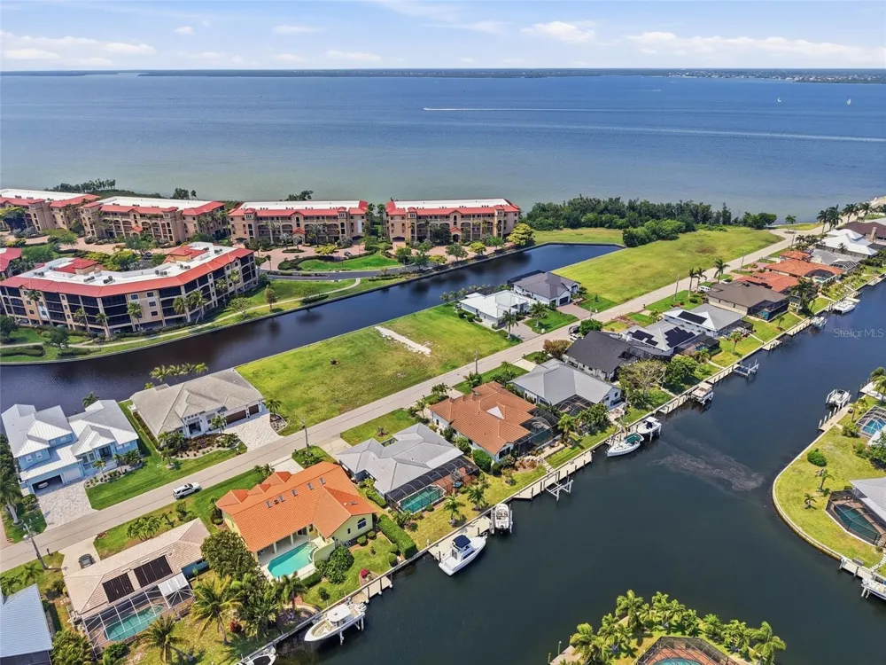 81 COLONY POINT DRIVE Punta Gorda, FL 33950