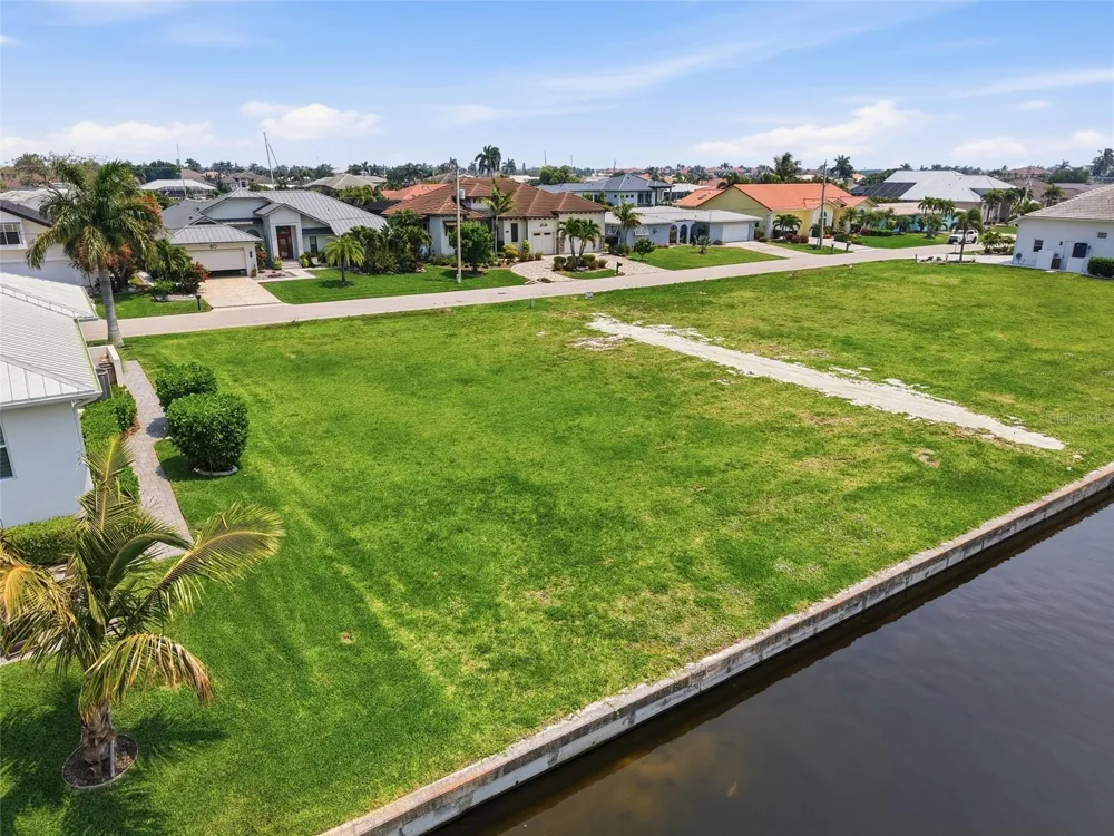 81 COLONY POINT DRIVE Punta Gorda, FL 33950