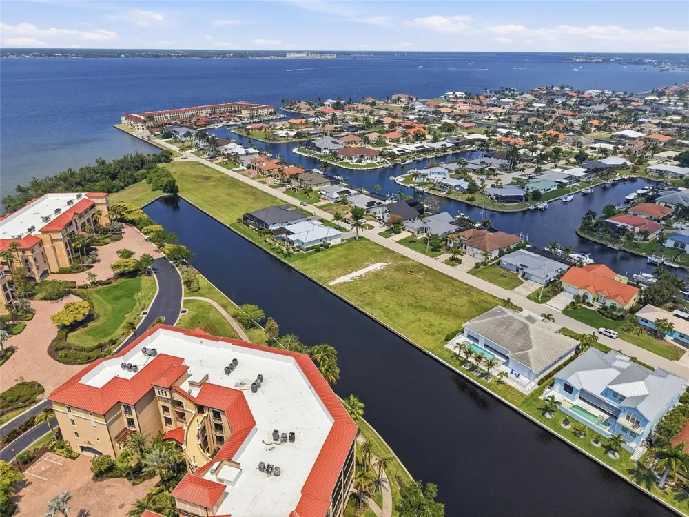 81 COLONY POINT DRIVE Punta Gorda, FL 33950