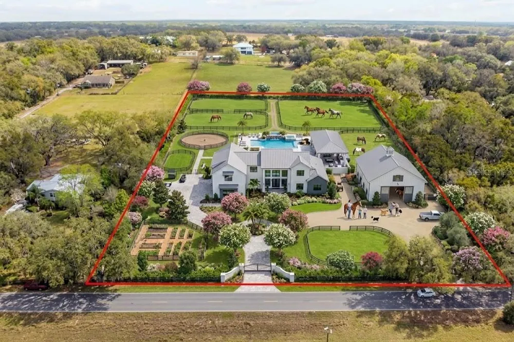 8302 WIRE ROAD Zephyrhills, FL 33540
