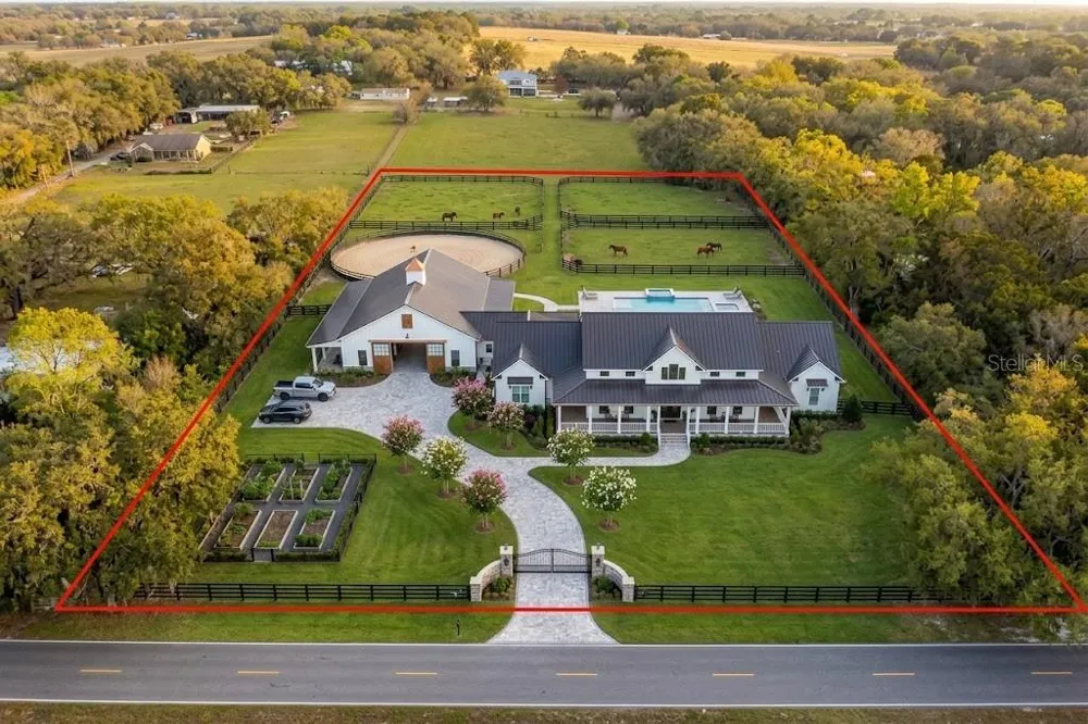 8302 WIRE ROAD Zephyrhills, FL 33540