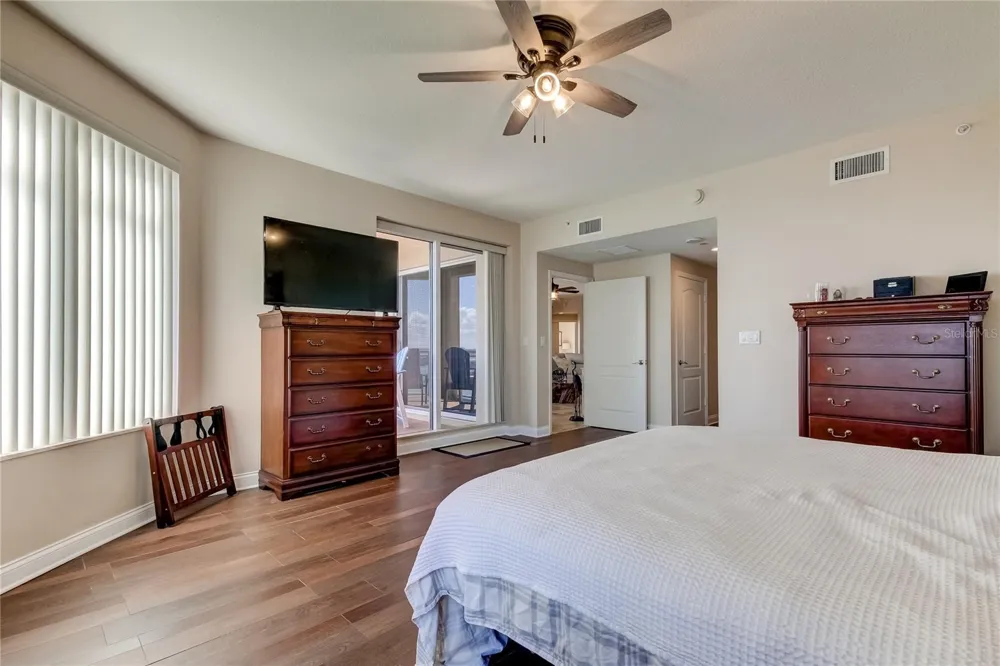 521 MANDALAY AVENUE #1109 Clearwater Beach, FL 33767