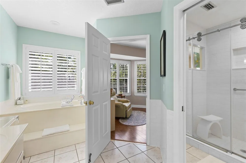 5787 APOPKA VINELAND ROAD Orlando, FL 32818
