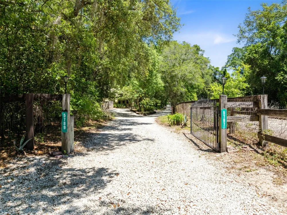 5787 APOPKA VINELAND ROAD Orlando, FL 32818