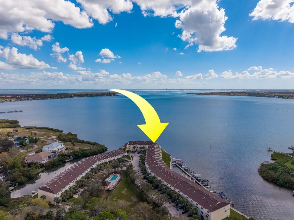 138 BRENT CIRCLE Oldsmar, FL 34677