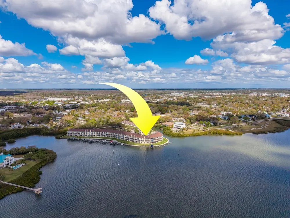 138 BRENT CIRCLE Oldsmar, FL 34677