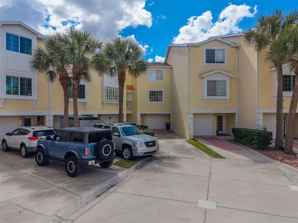 138 BRENT CIRCLE Oldsmar, FL 34677