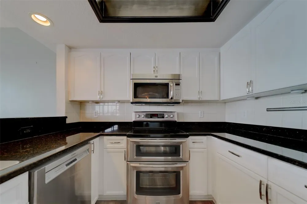 138 BRENT CIRCLE Oldsmar, FL 34677