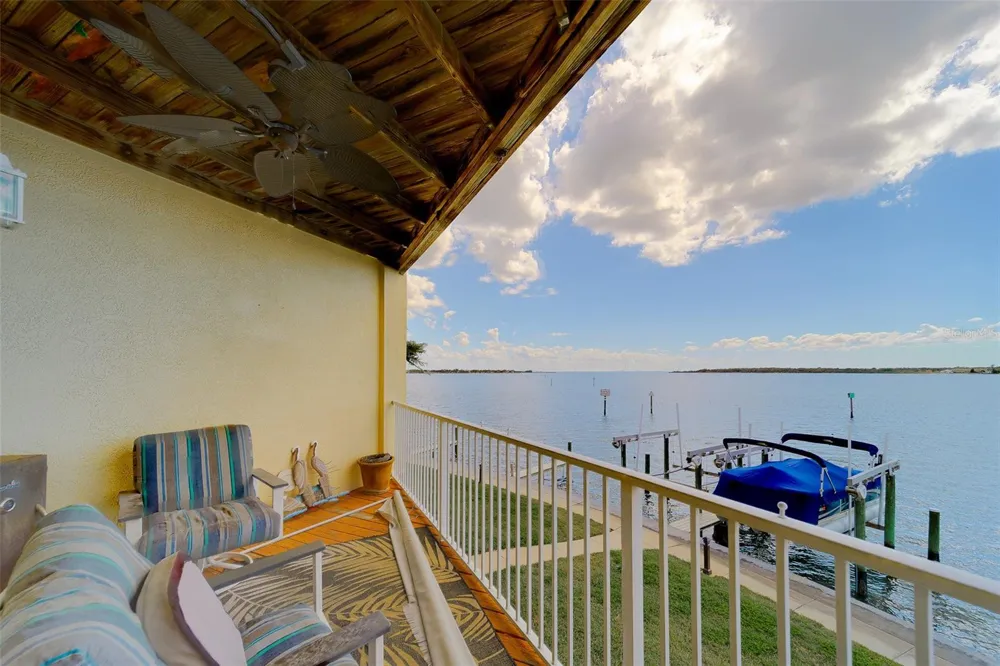 138 BRENT CIRCLE Oldsmar, FL 34677
