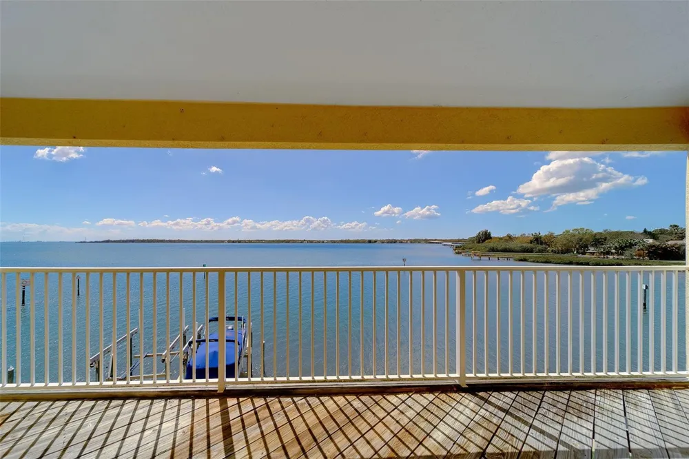 138 BRENT CIRCLE Oldsmar, FL 34677