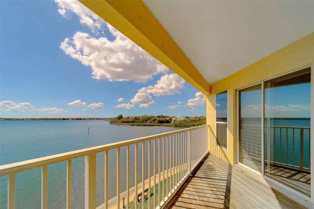 138 BRENT CIRCLE Oldsmar, FL 34677