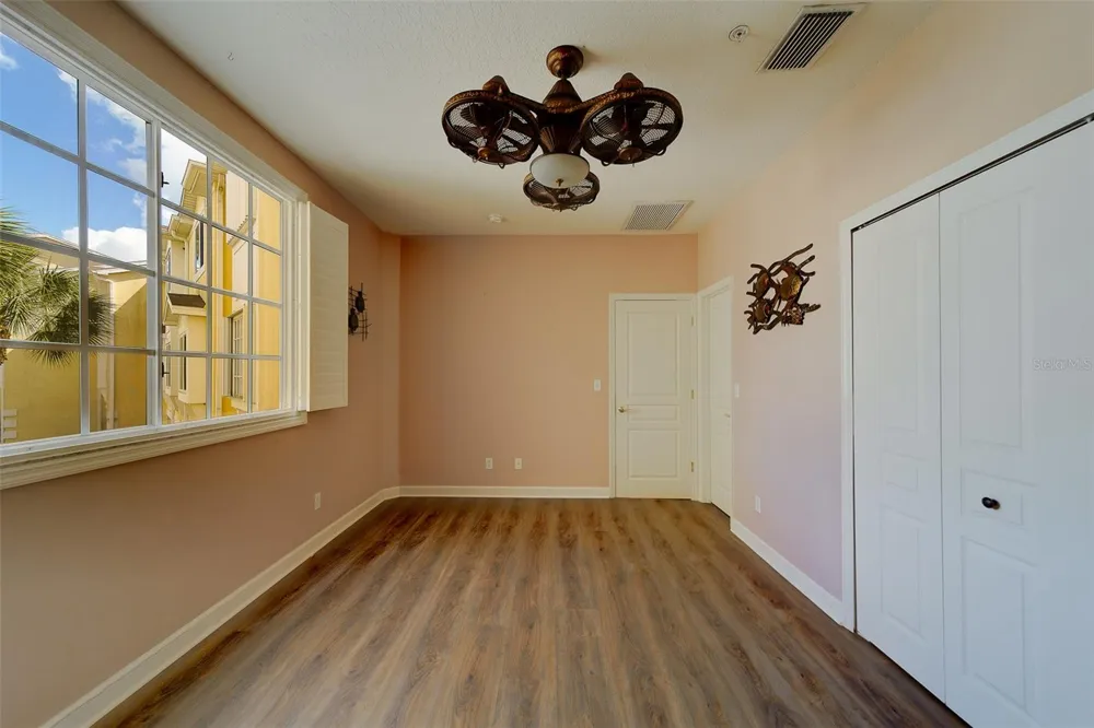 138 BRENT CIRCLE Oldsmar, FL 34677