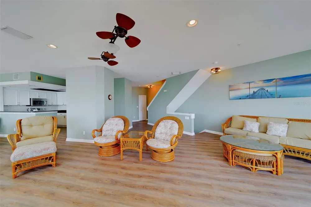 138 BRENT CIRCLE Oldsmar, FL 34677