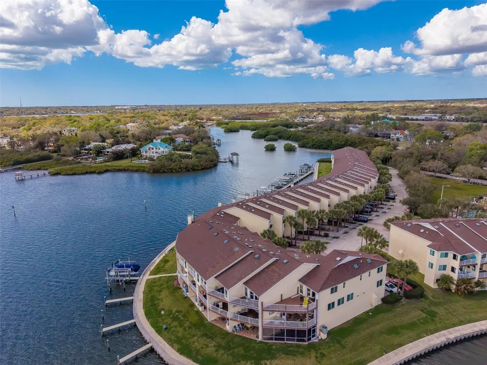 138 BRENT CIRCLE Oldsmar, FL 34677