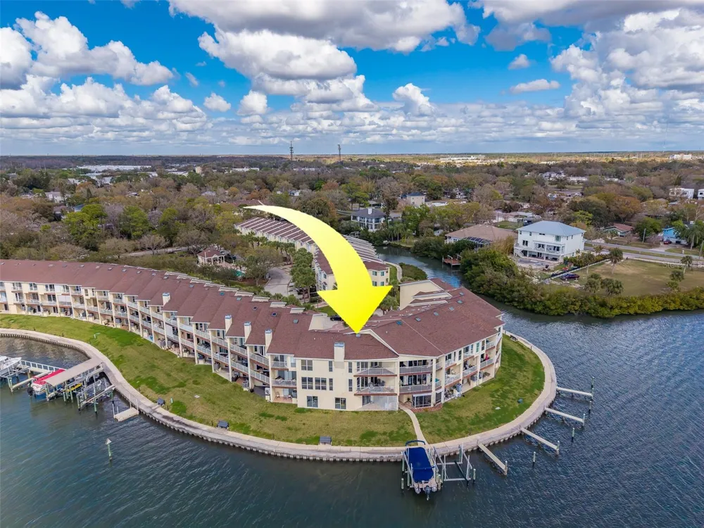 138 BRENT CIRCLE Oldsmar, FL 34677