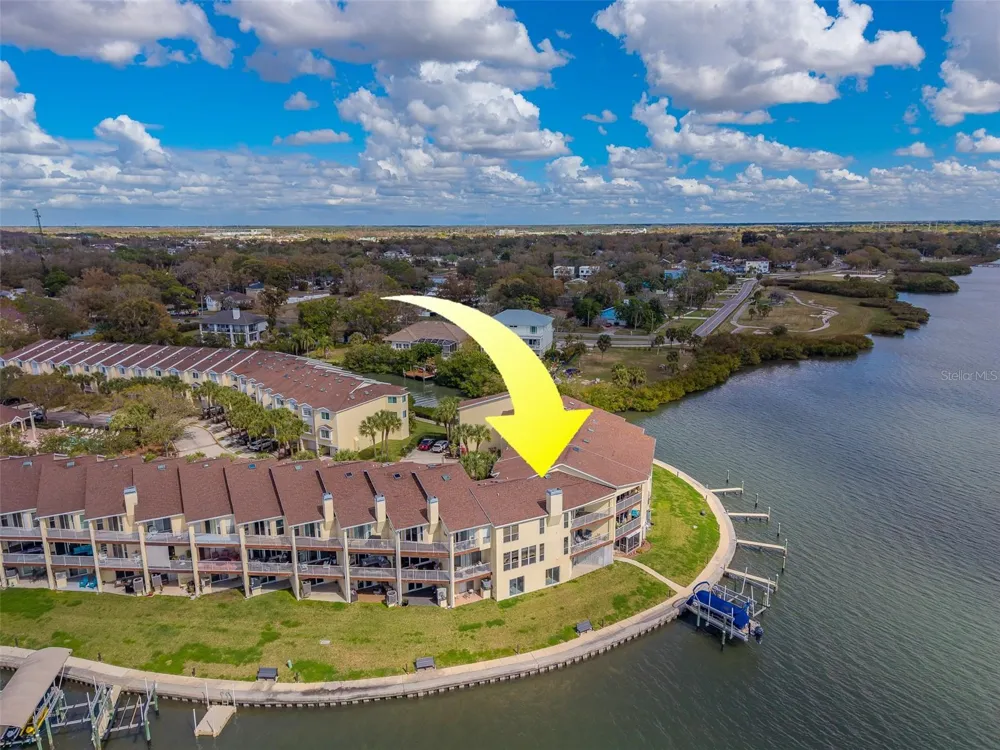 138 BRENT CIRCLE Oldsmar, FL 34677
