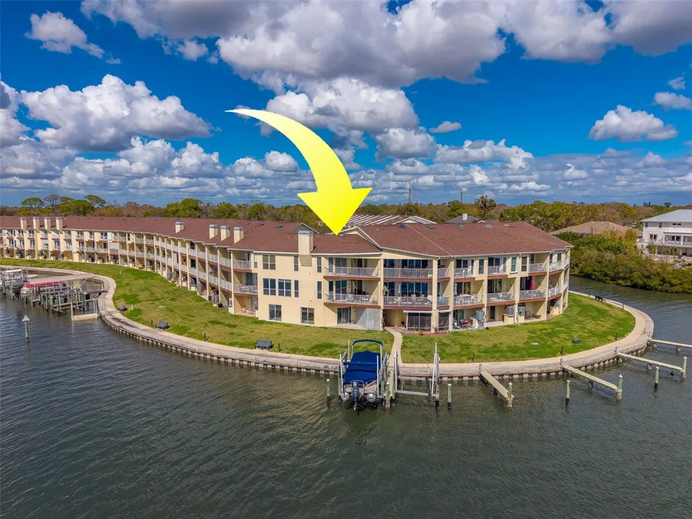138 BRENT CIRCLE Oldsmar, FL 34677