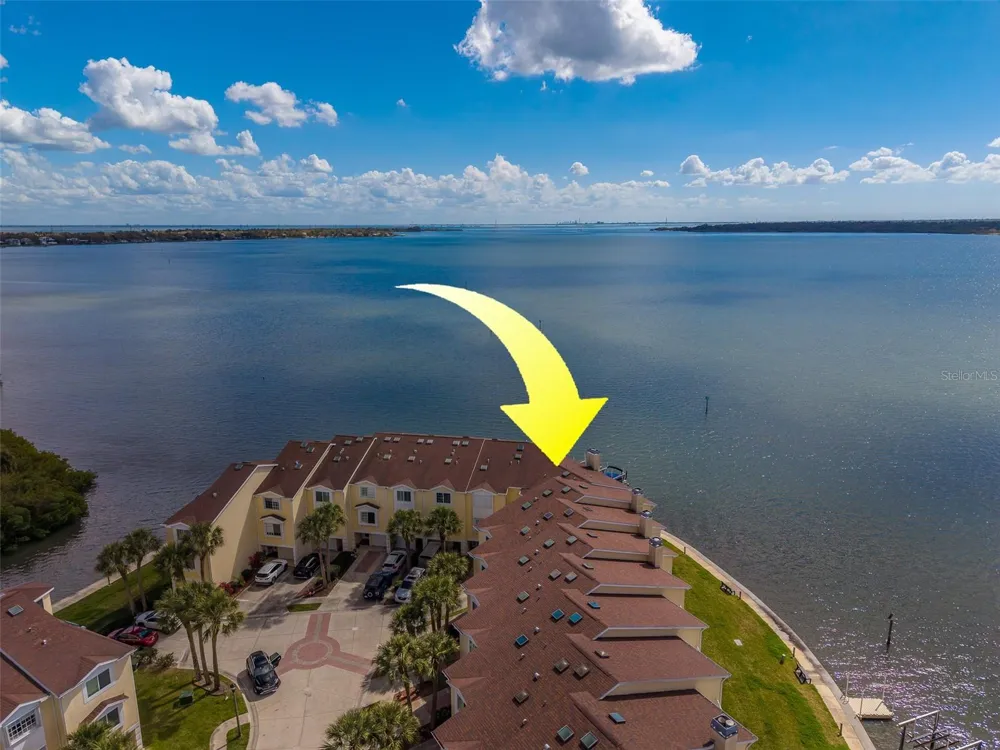 138 BRENT CIRCLE Oldsmar, FL 34677