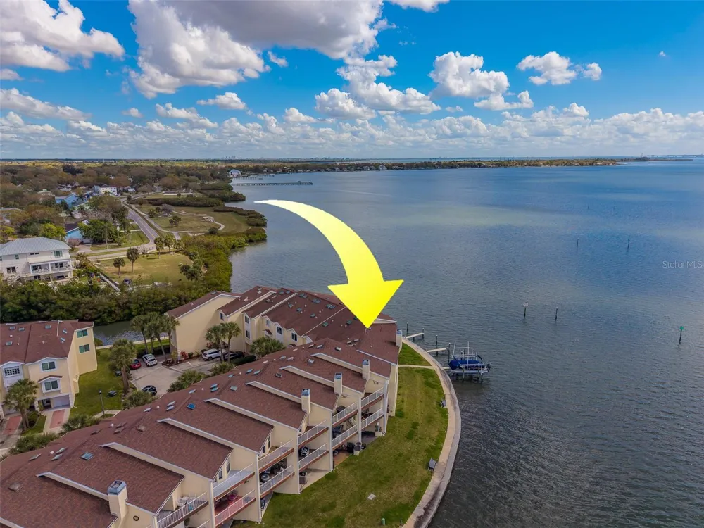 138 BRENT CIRCLE Oldsmar, FL 34677