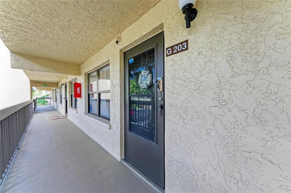 625 30TH AVENUE W #G203 Bradenton, FL 34205
