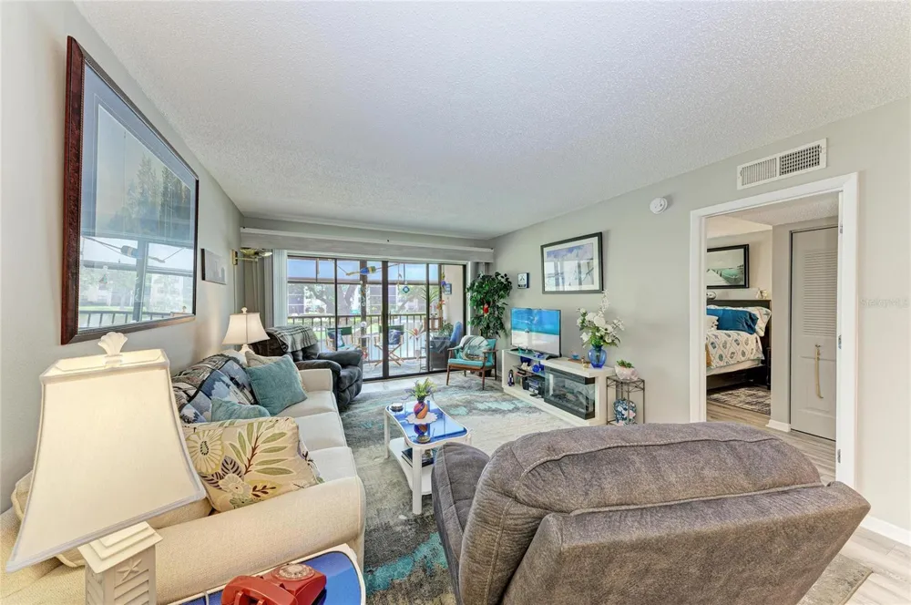 625 30TH AVENUE W #G203 Bradenton, FL 34205