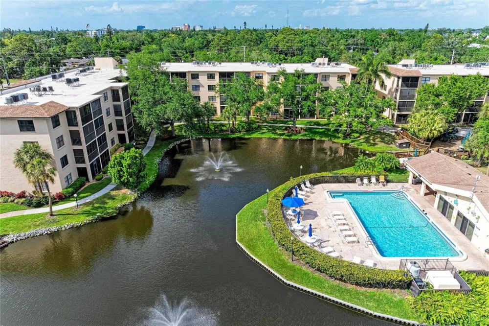 625 30TH AVENUE W #G203 Bradenton, FL 34205