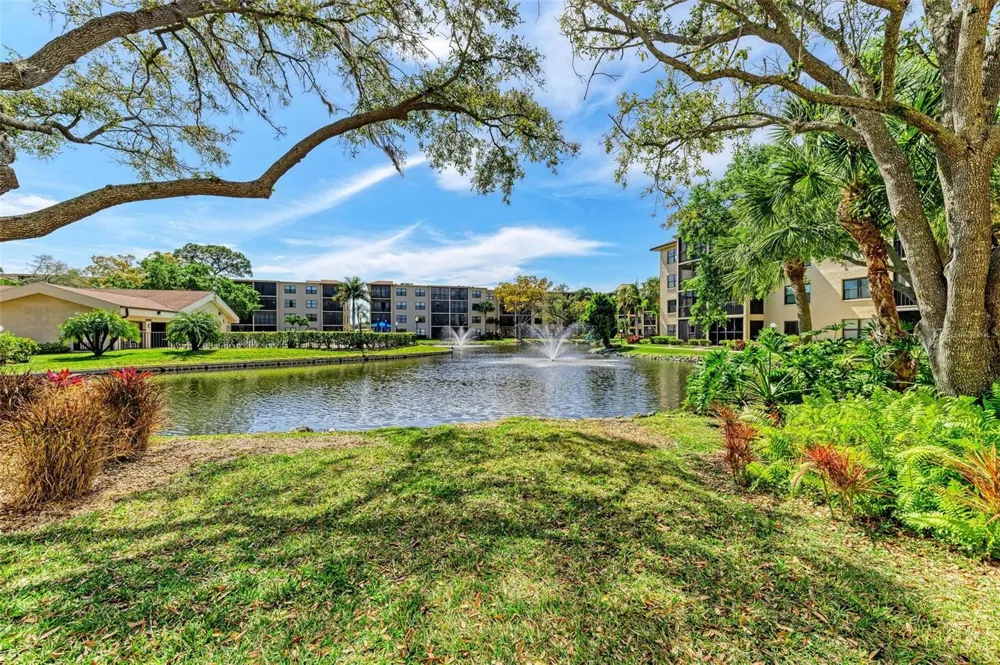 625 30TH AVENUE W #G203 Bradenton, FL 34205