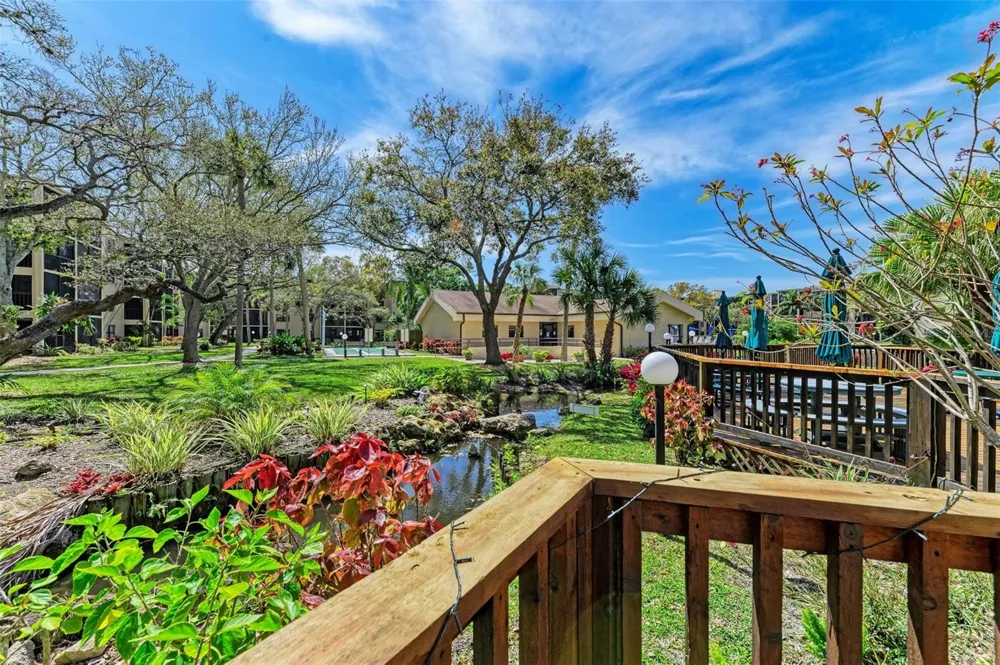 625 30TH AVENUE W #G203 Bradenton, FL 34205