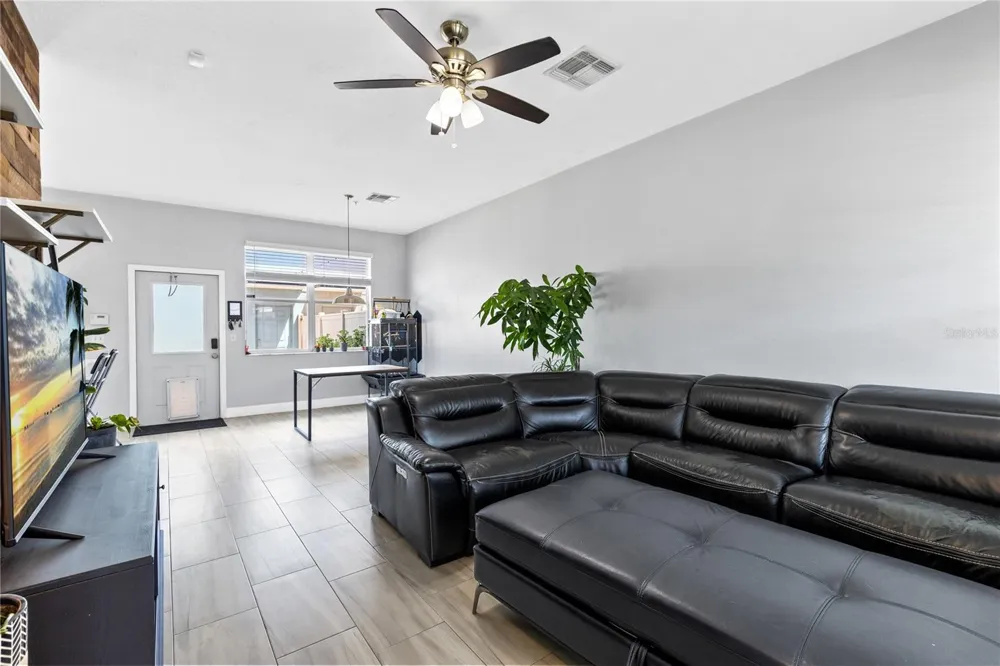 6187 CHAPLEDALE DRIVE Orlando, FL 32829