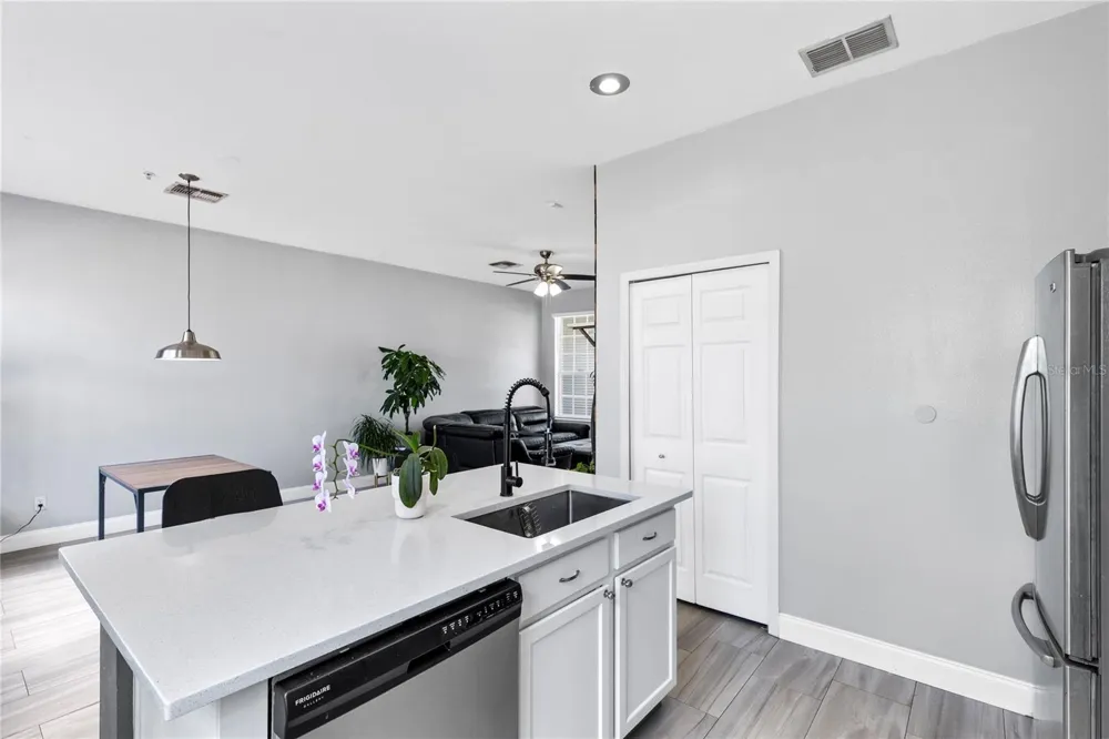 6187 CHAPLEDALE DRIVE Orlando, FL 32829