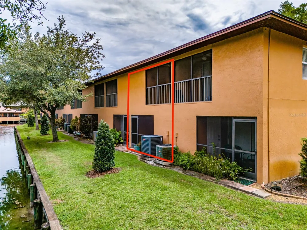 14643 PAR CLUB CIRCLE #14643 Tampa, FL 33618