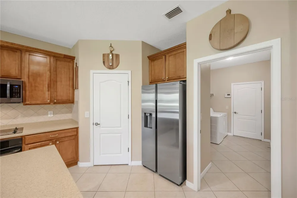 9313 LISBON STREET Seffner, FL 33584