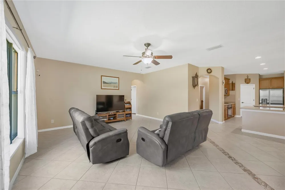9313 LISBON STREET Seffner, FL 33584